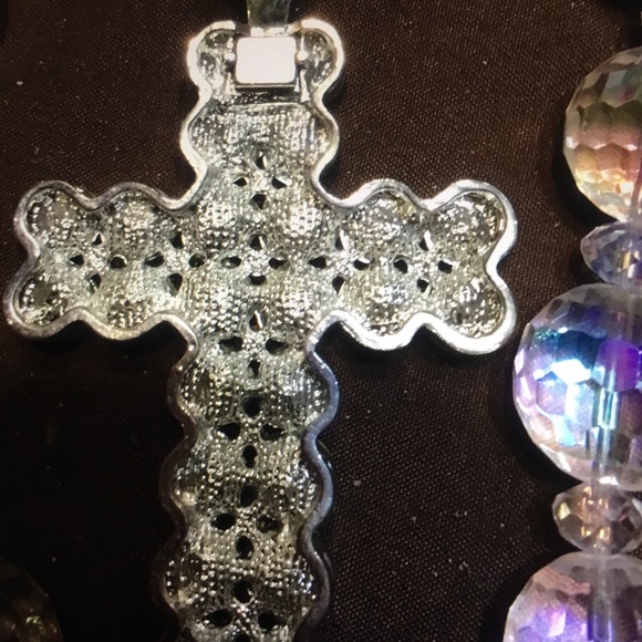 Stunning Necklace w/ Removal Pendant - Picture 2 of 3